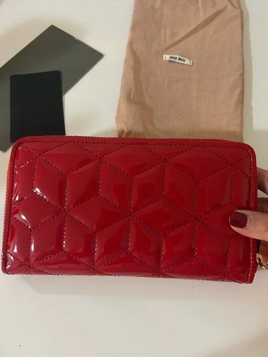 Miu Miu Glossy Red Quilted Zip Wallet with Front Pocket - Picture 5 of 9